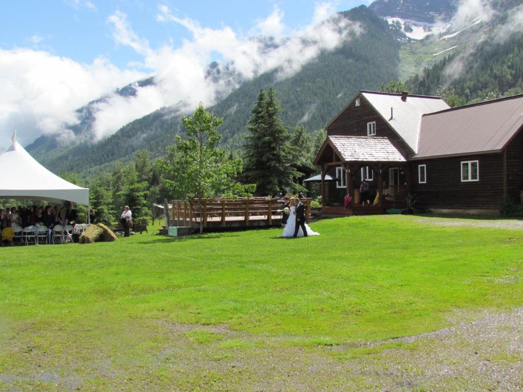 Birch Meadows Lodge B&B Fernie Bagian luar foto